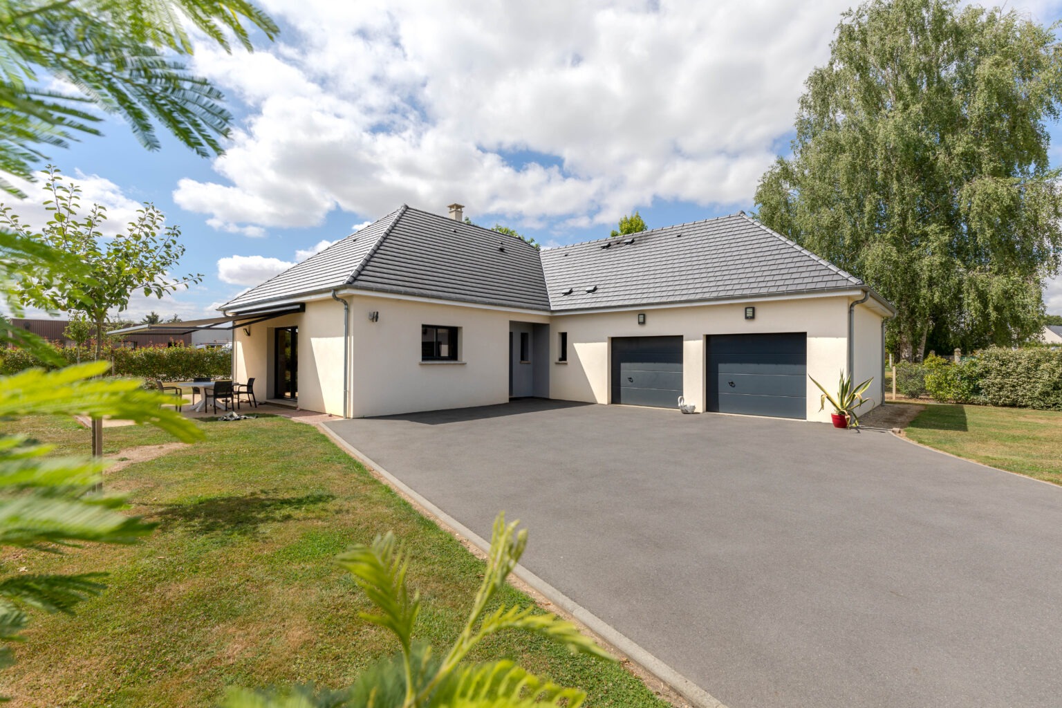 Plan de maison moderne avec garage double largeur | Plan Maison Québec Plan de maison moderne avec garage double largeur | Plan Maison Québec